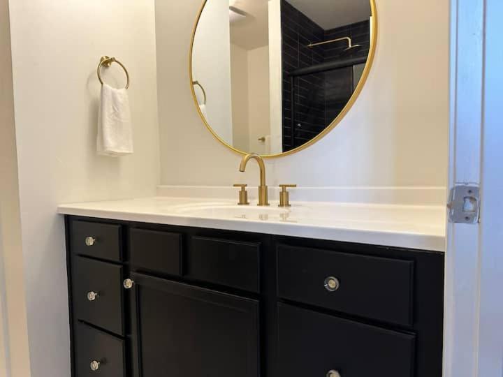 Vine City Home - Duplex - 3 Mins From Gwcc & Mercedes- Benz Stadium Atlanta Eksteriør billede