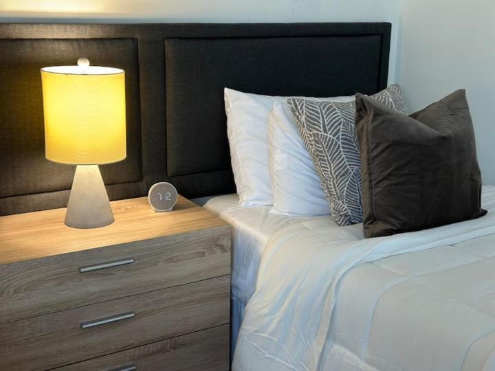 Vine City Home - Duplex - 3 Mins From Gwcc & Mercedes- Benz Stadium Atlanta Eksteriør billede